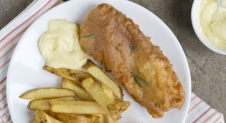 Gekruide Fish and Chips met citroenmayonaise