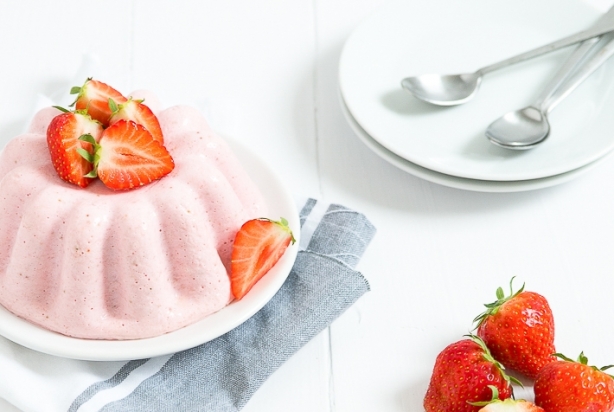 Weekendbites: Aardbeienbavarois met yoghurt