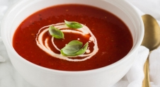 Feestelijke en supersnelle tomaten-paprika soep | Simone's Kitchen