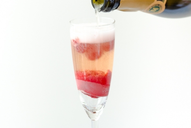 Video: Champagne Float cocktail
