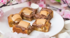 VIDEO: Cookiebars met chocolade en marshmallow