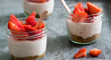 Makkelijke cheesecake met aardbeien – recept