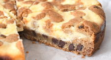Chocolate chip cookie cheesecake taart