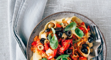Fresh & Easy: Pasta met gegrilde paprika amandelpesto