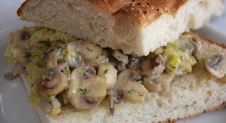 Broodje met romige champignons