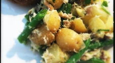 Salade met makreel, appel en krieltjes