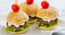 Mini hamburgers met truffelmayonaise