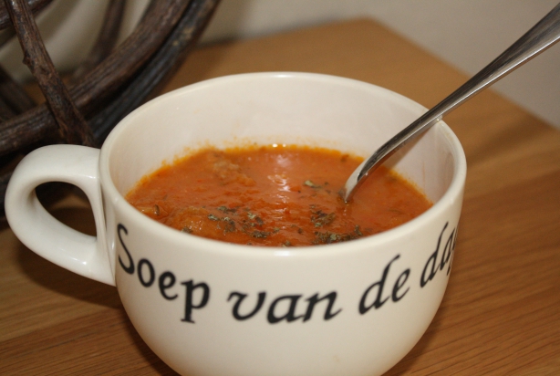 Recept voor pittige tomaten/paprika soep - Foody.nl