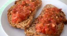 Skinny broodbeleg: raw tomatentapenade