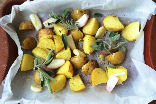Aardappels uit de oven met salie