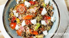 Quinoa salade met ontbijtspek